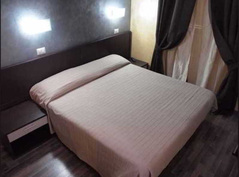 Caput Mundi Hotel Rome Luaran gambar