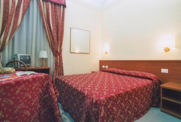 Caput Mundi Hotel Rome Luaran gambar