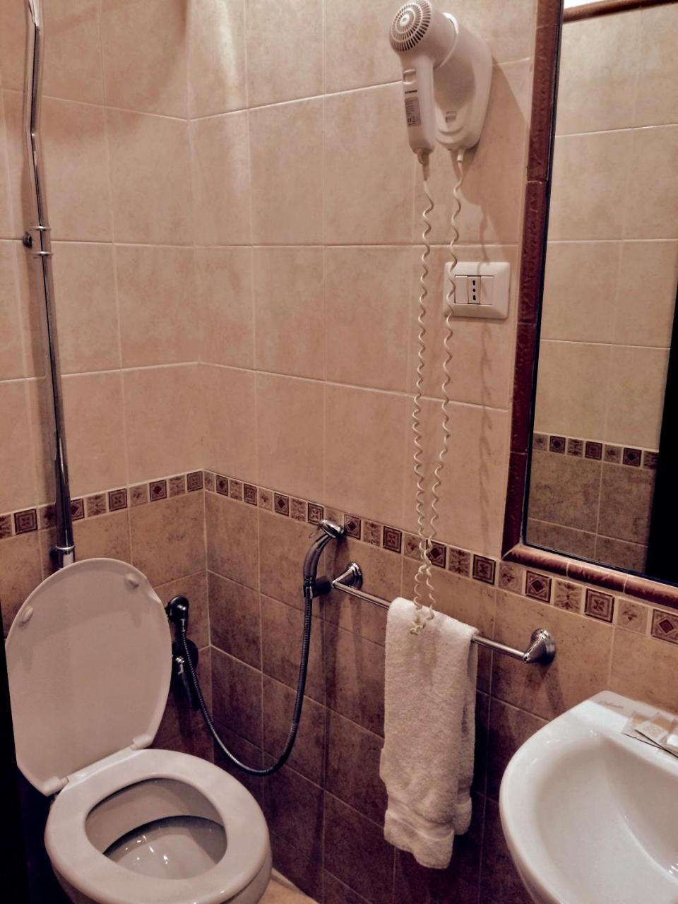 Caput Mundi Hotel Rome Luaran gambar